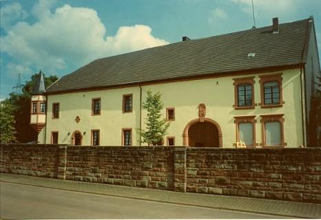 Burg Hausen (Rehlingen) (Schloss Hausen) in Rehlingen-Siersburg