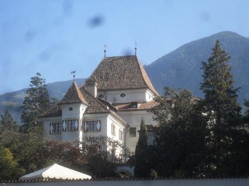 Schloss Rundegg (Rundeck) in Meran-Obermais