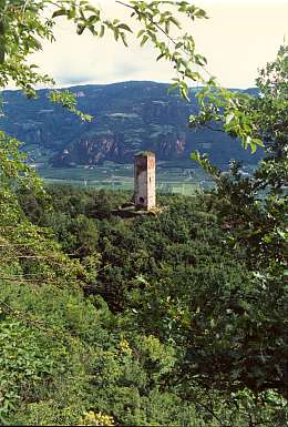 Turmruine Kreidenturm (Kreideturm) in Eppan an der Weinstraße