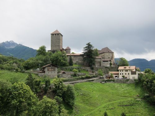 Burg Tirol in Dorf Tirol